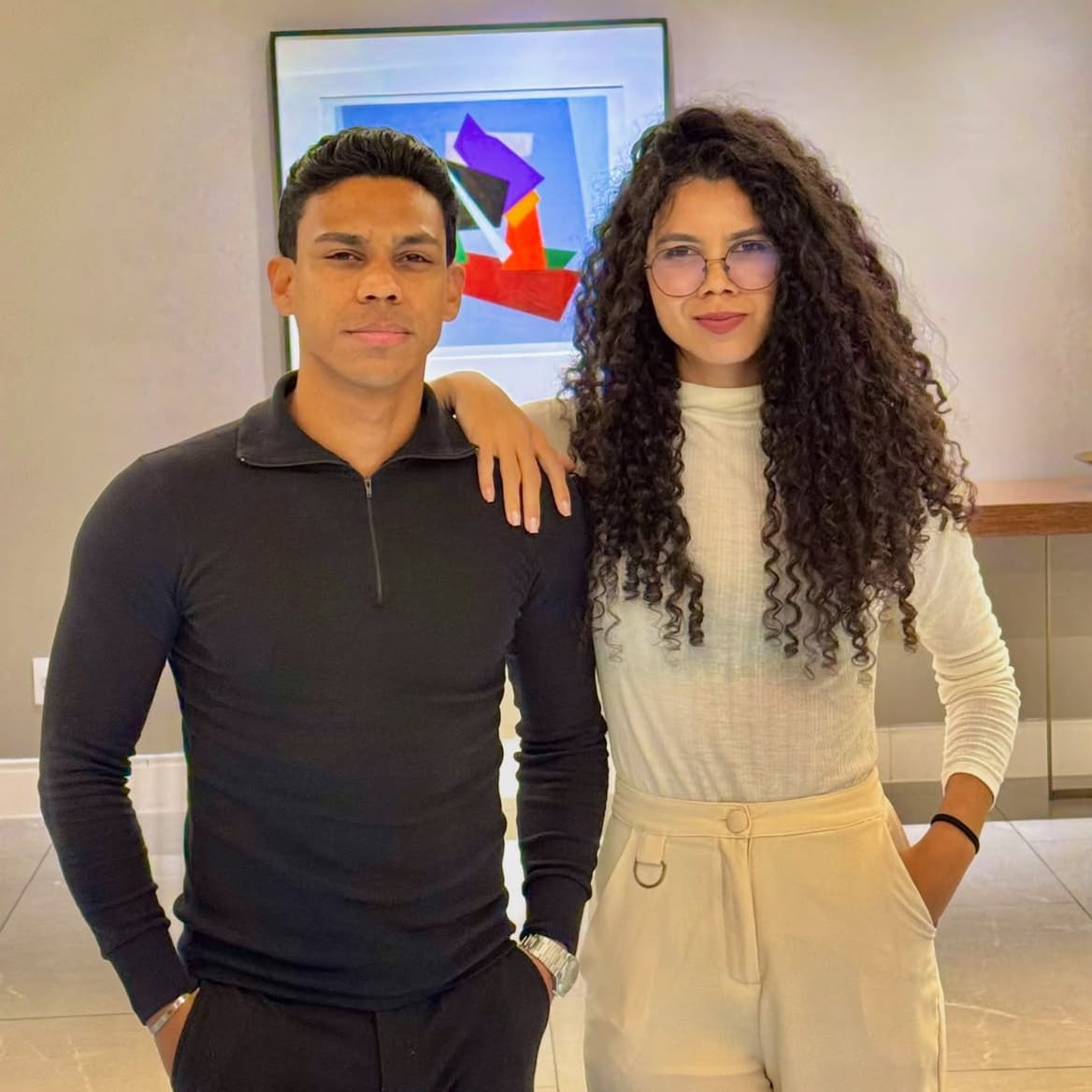 Nik Nunes e Mirella Menetak